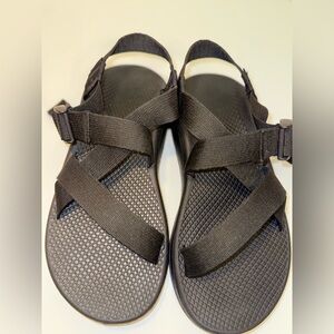 CHACOS MEN’S BLACK SANDALS SZ 8